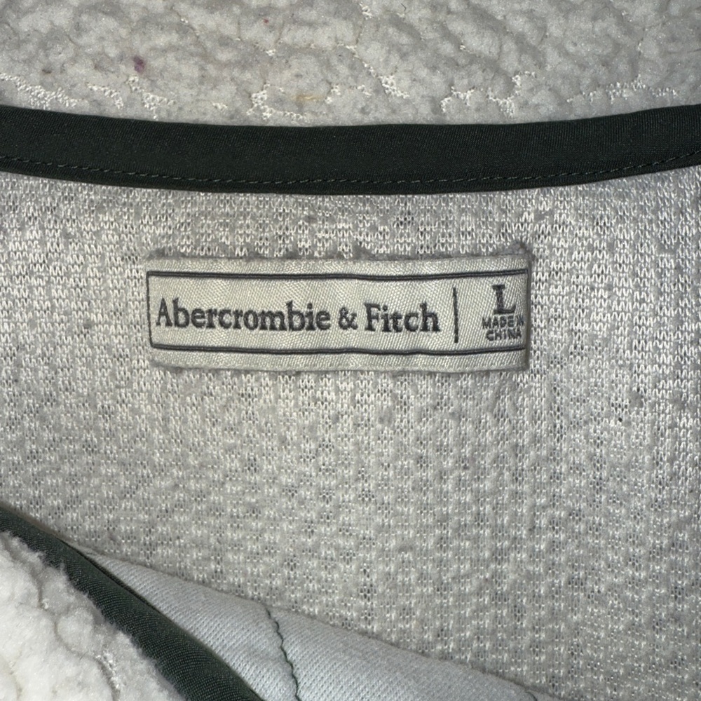 Abercrombie & Fitch White and Black Sherpa Teddy Pull Over Large - Picture 2 of 6